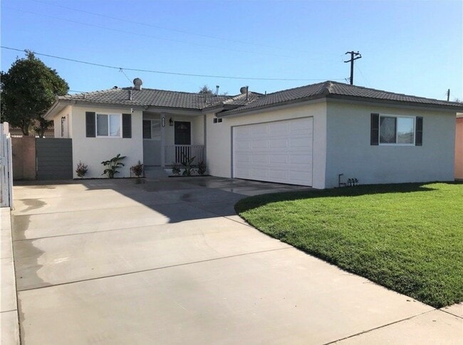 Building Photo - 10926 Milano Ave