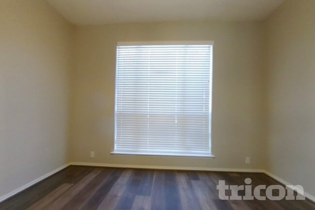 Building Photo - 4504 Vista Meadows Dr