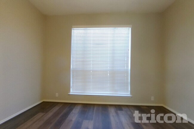 Foto del edificio - 4504 Vista Meadows Dr