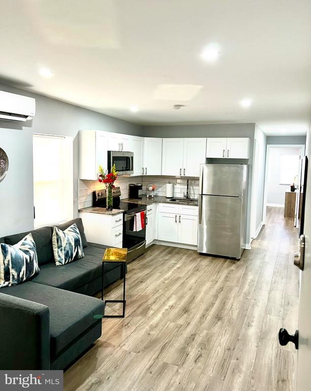 Foto del edificio - 4087 Lancaster Ave