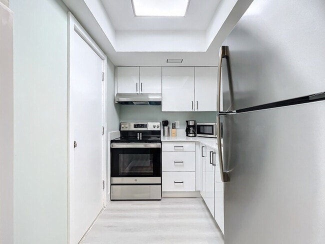 Foto del edificio - 1328 Cordova Rd