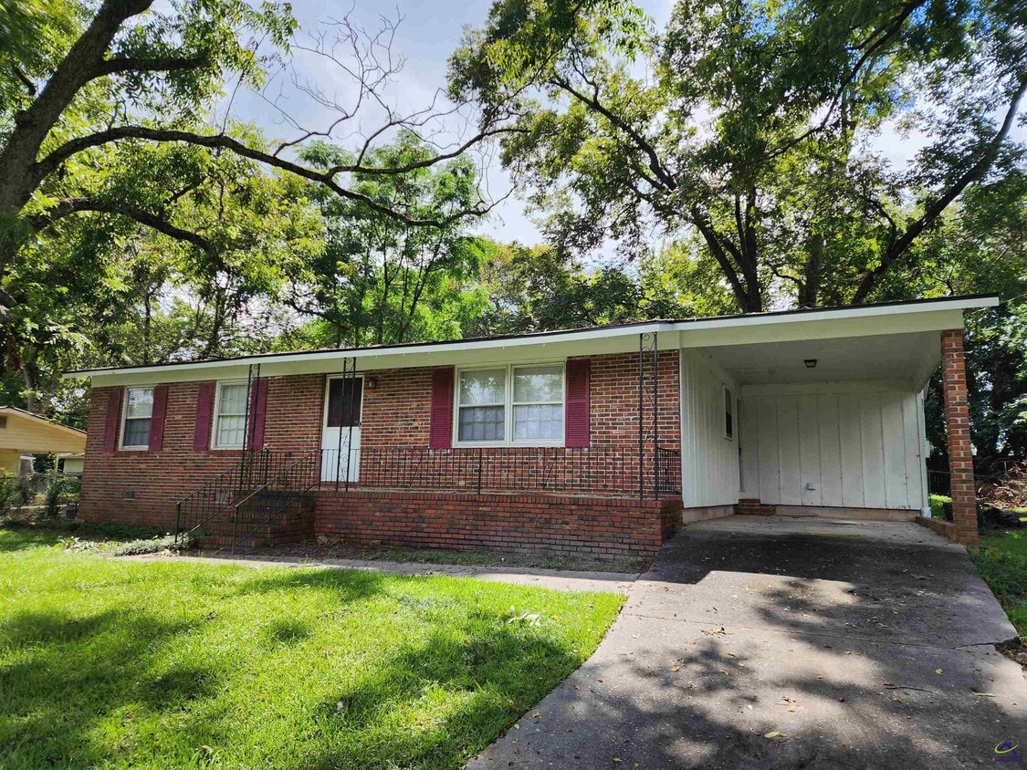 Primary Photo - 2209 Macy Ave