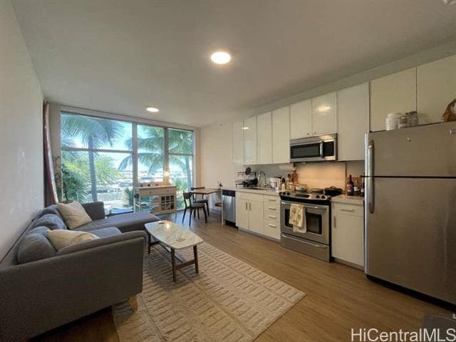 Building Photo - 610 Ala Moana Blvd