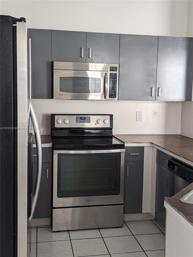 Foto del edificio - 876 Sand Creek Cir