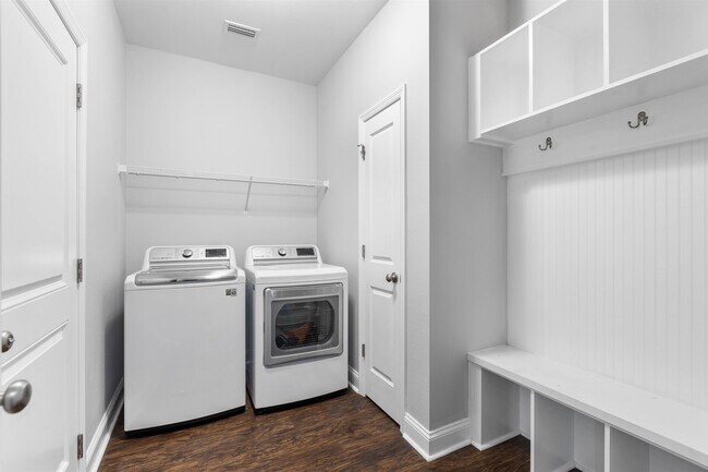 Foto del edificio - 8756 Glen Oak Trail