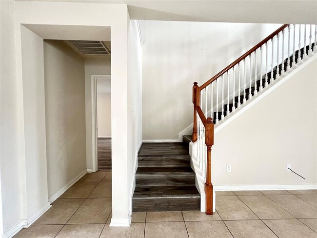 Building Photo - 15242 Lynford Crest Dr