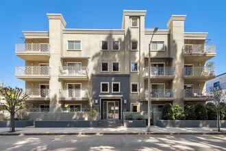 Building Photo - 11023 Fruitland Dr