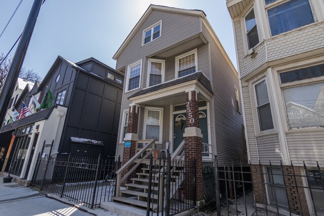 Primary Photo - 2550 N Southport Ave