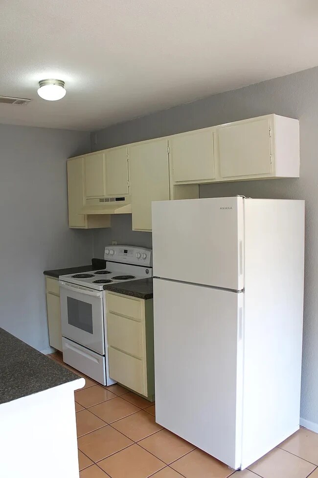 Foto del edificio - 1003 E Burleson St