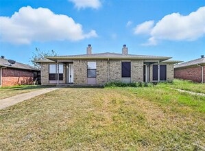 Building Photo - 3414 Colonial Dr