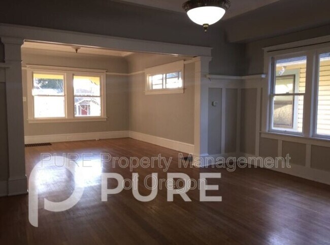 Building Photo - 2629 SE 43rd Ave