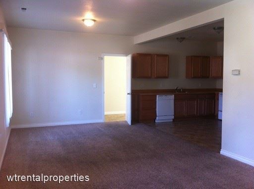 Building Photo - 3 br, 1 bath House - 1325 Rose St