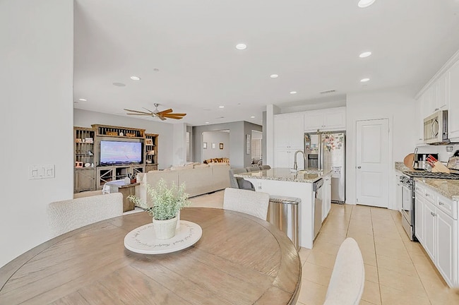 Building Photo - *RENT SPECIAL* Gorgeous 3-bedroom home in ...