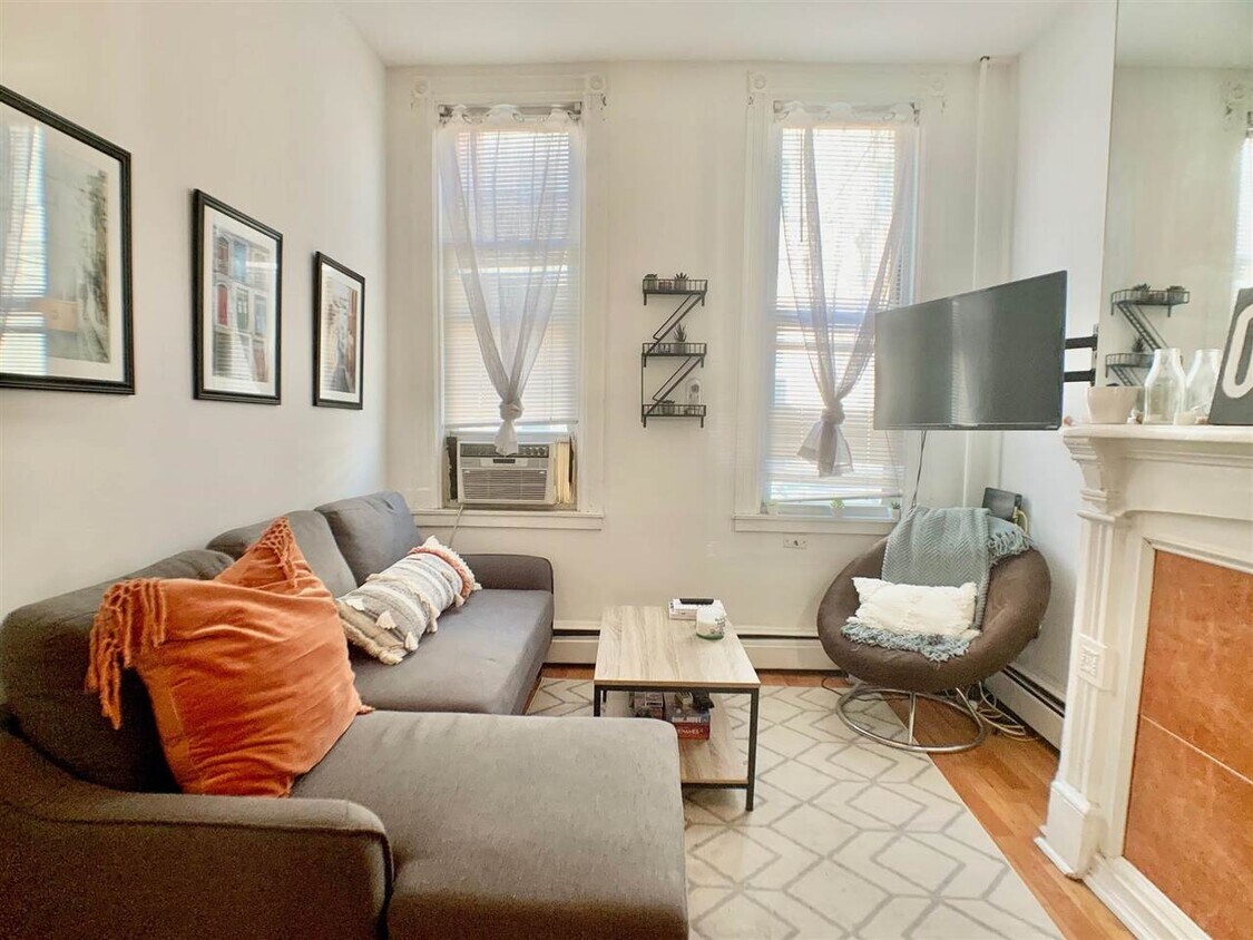 327 Grand St Unit 1, Hoboken, NJ 07030 Room for Rent in Hoboken, NJ