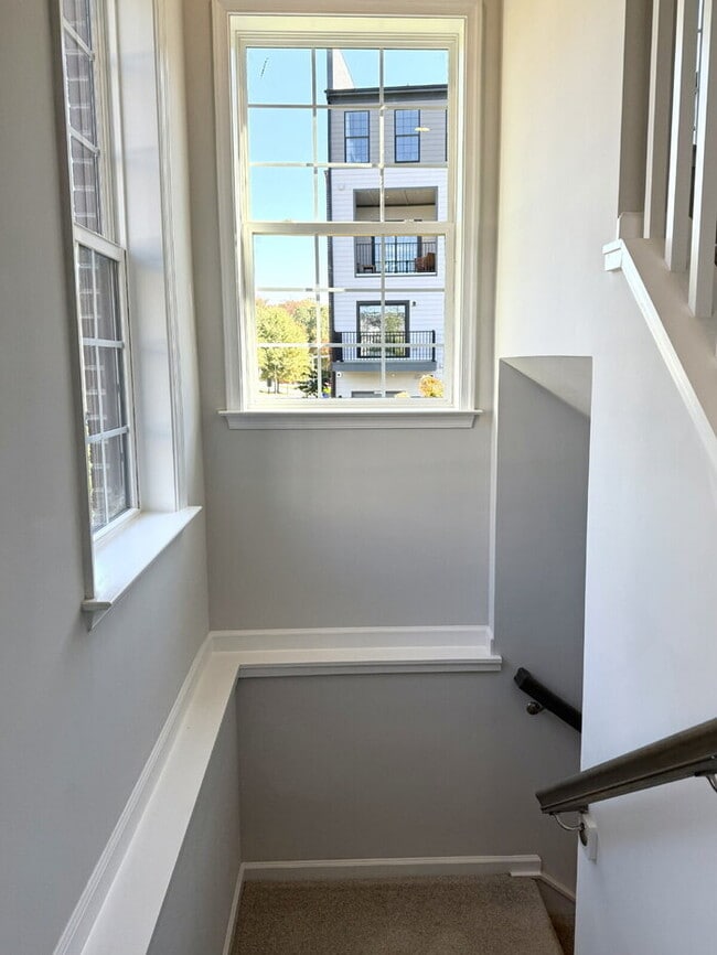 Building Photo - Modern 3-Bedroom Bethany Model Condo in Co...