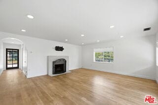 Building Photo - 27355 CA-1