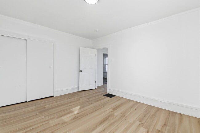 Foto del edificio - 6531 Plymouth Ave