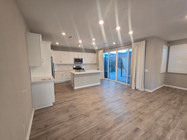 Foto del edificio - Fresh, Fun & Fully Loaded! 1681 Whitmore L...