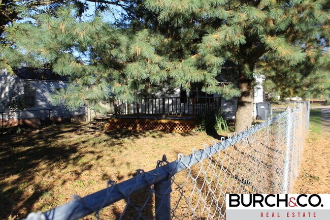 Foto del edificio - 2 Bedroom/ 1Bath Available