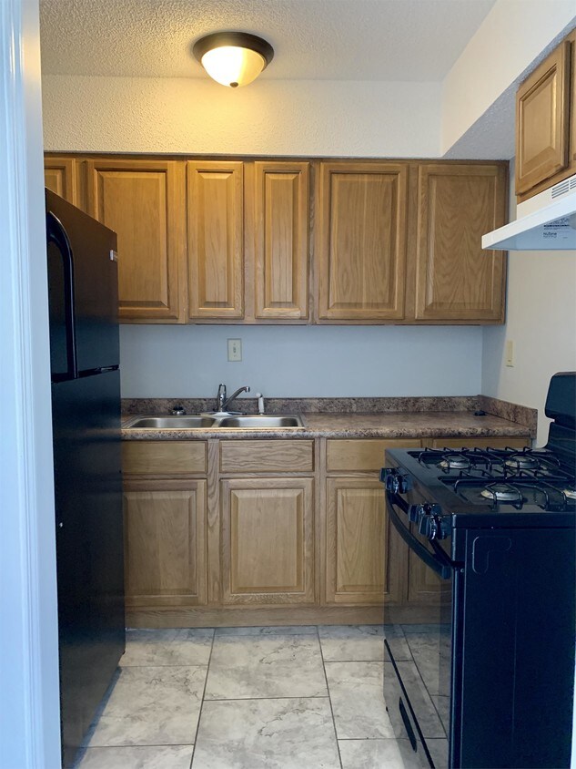 Primary Photo - 42 N Claybrook St