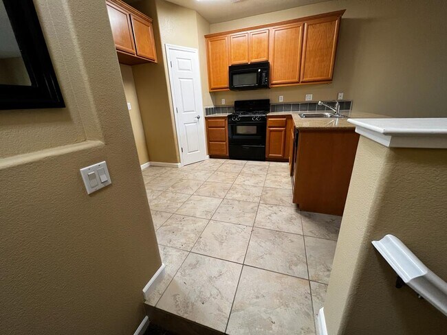 Building Photo - 50 Regency Park Cir
