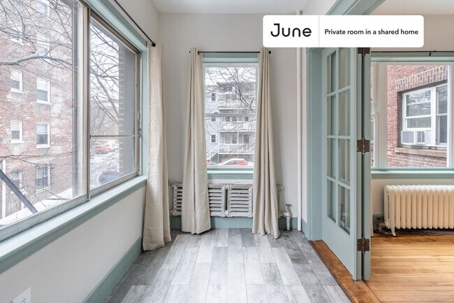 Foto del edificio - Room in Shared 2 bed/1 bath home