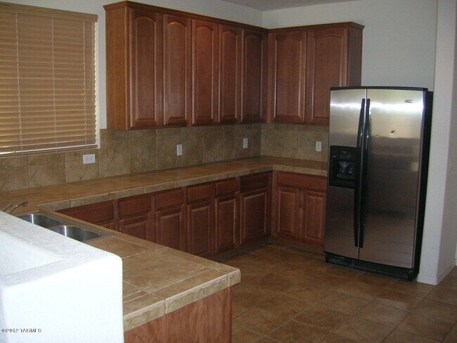 Foto del edificio - 9008 N Roebling Dr