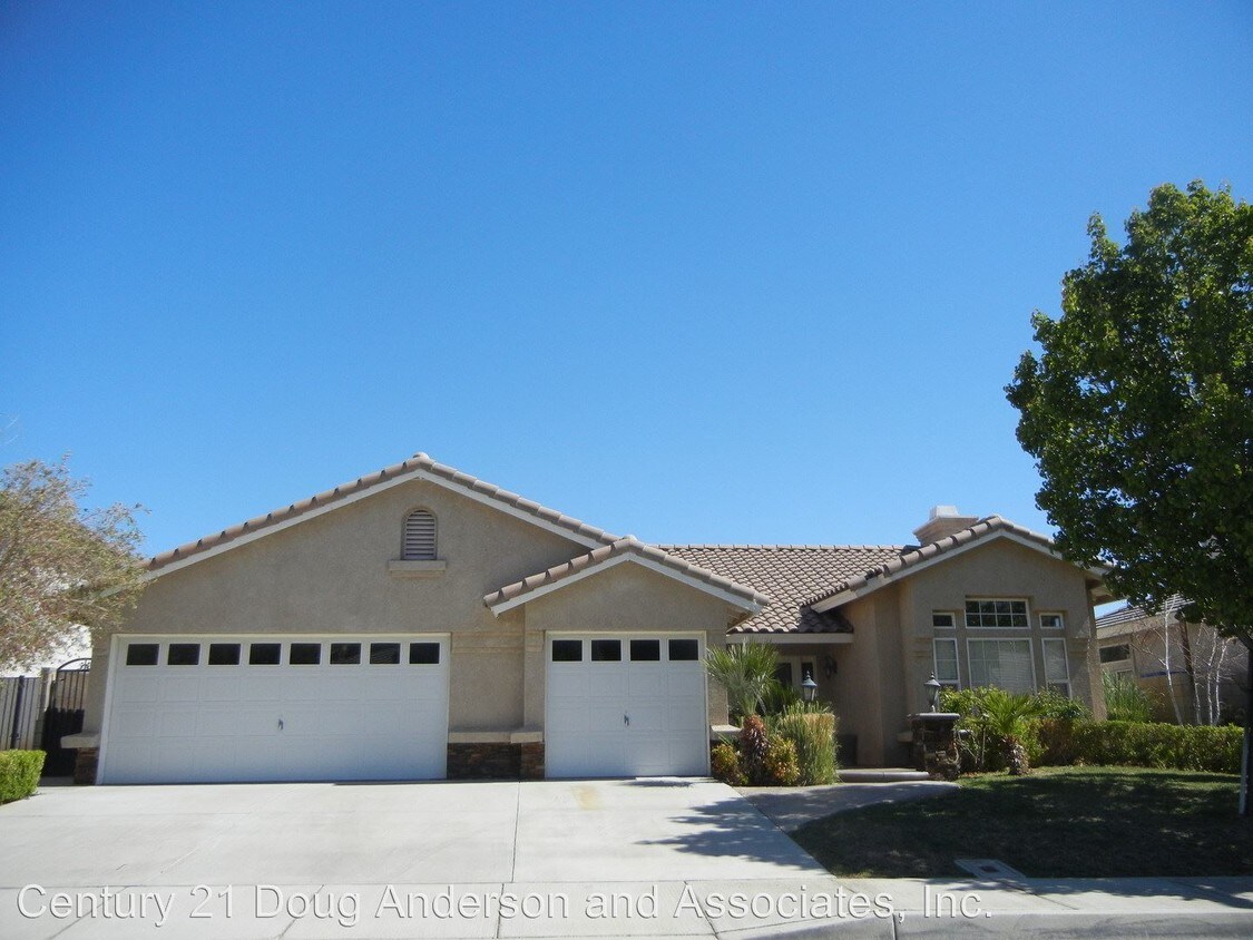 Primary Photo - 4149 Portola Dr