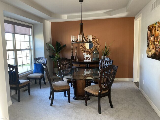 Building Photo - 4 br, 2.5 bath House - 3887 Macaw