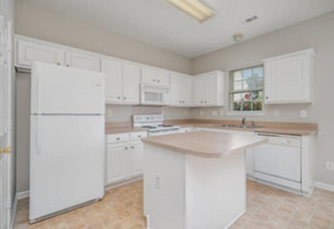 Building Photo - 1231 Joannas Ct
