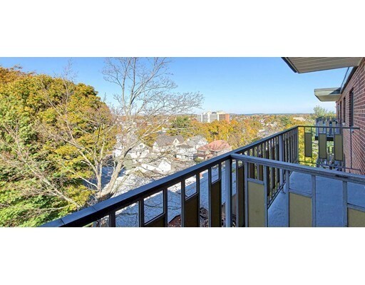 Foto del edificio - 100 Grandview Ave