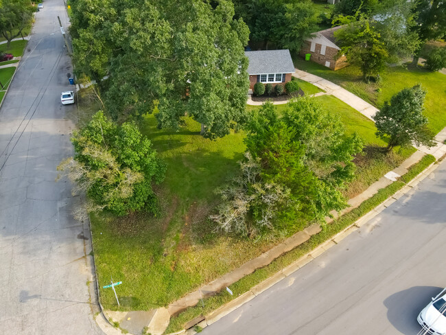 Building Photo - 1536 N King Charles Rd