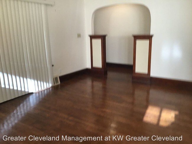 Building Photo - 18214 La Salle Rd