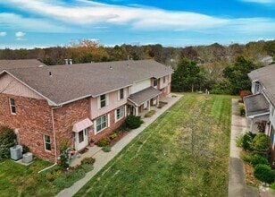 Building Photo - 1704 Lakewood Dr
