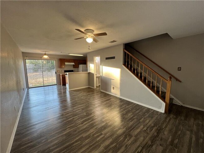 Foto del edificio - 5908 Greengate Dr