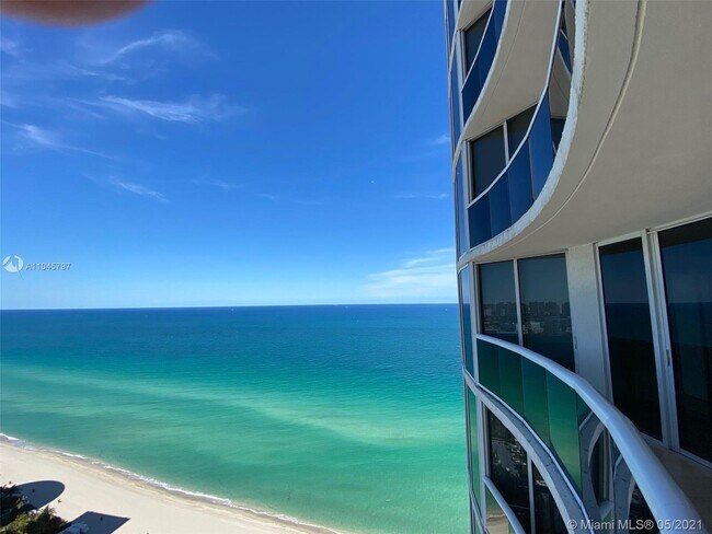 Building Photo - 17201 Collins Ave