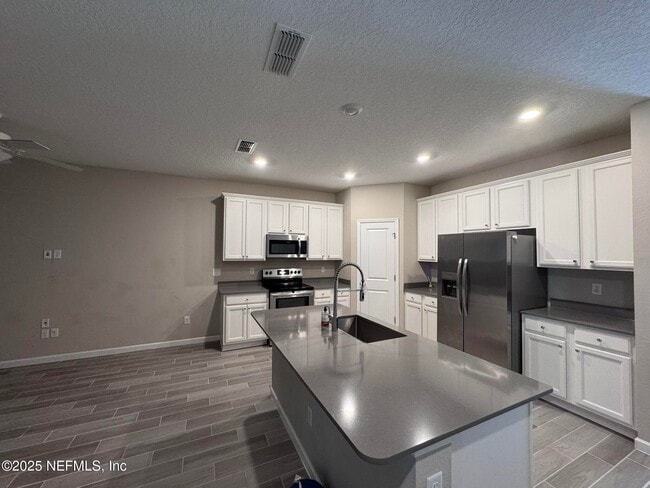 Foto del edificio - 10350 Alder Creek Ln