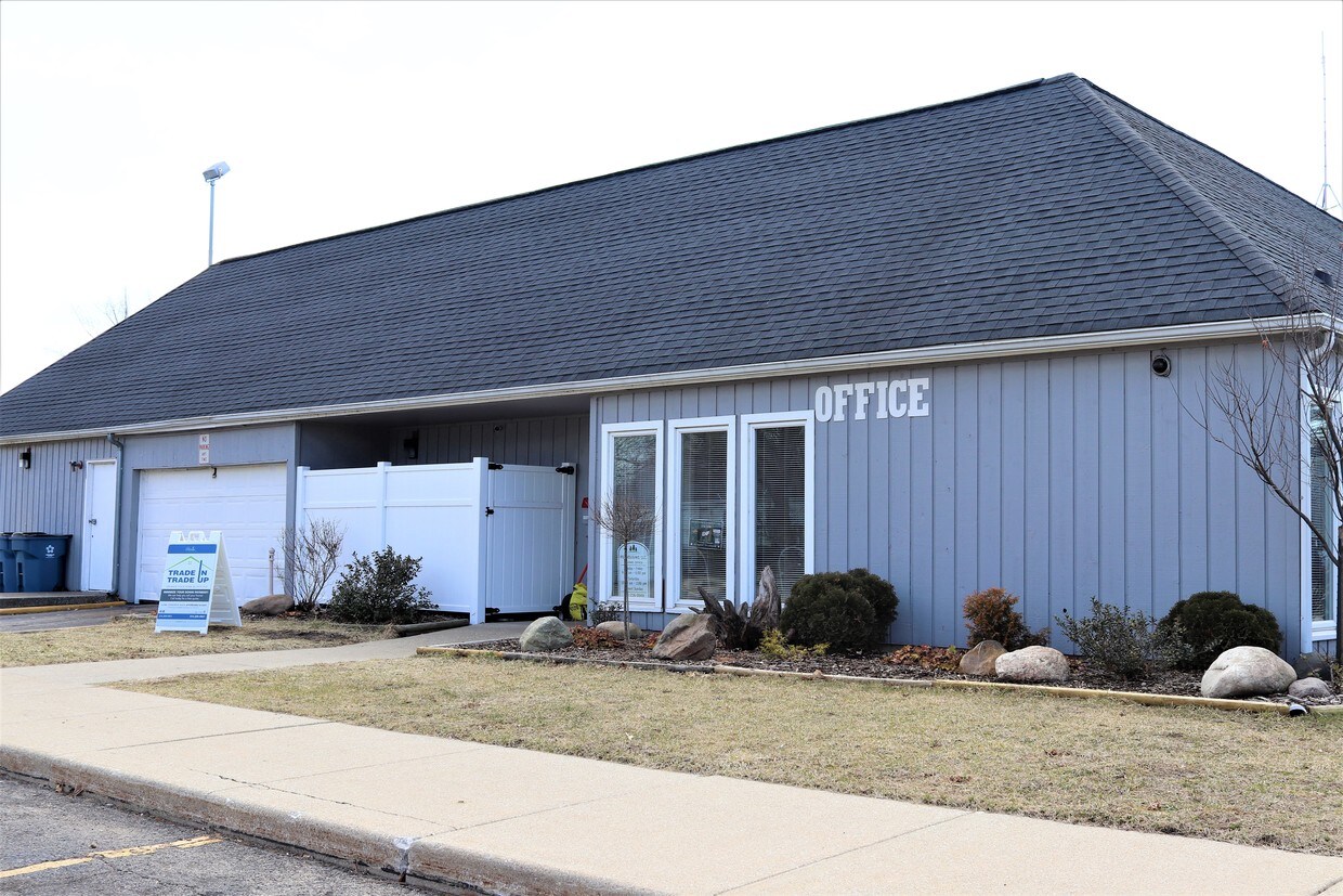 Village Green Apartments Mishawaka, IN