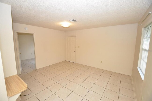 Building Photo - 125 Denton Ave