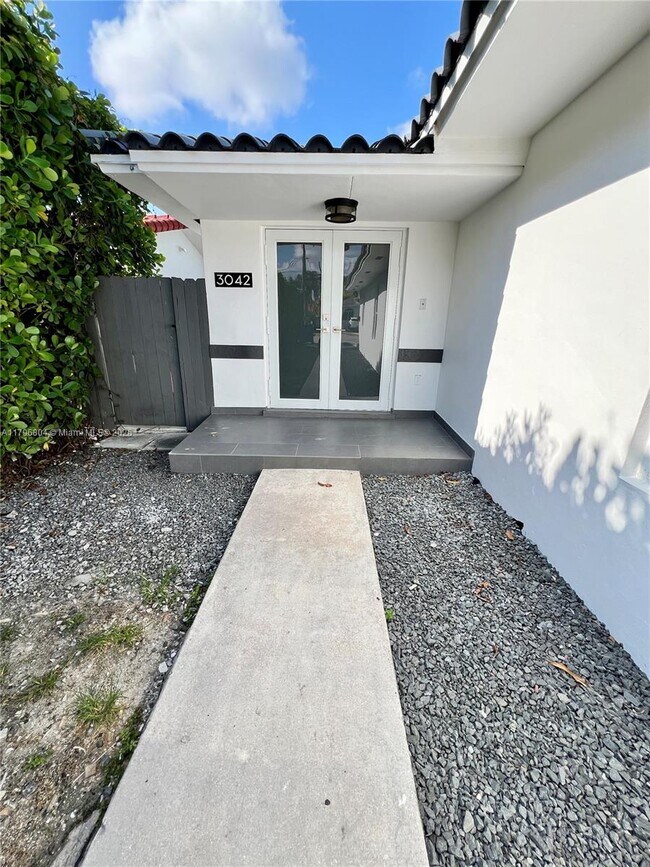 Foto del edificio - 3042 SW 16th Ter