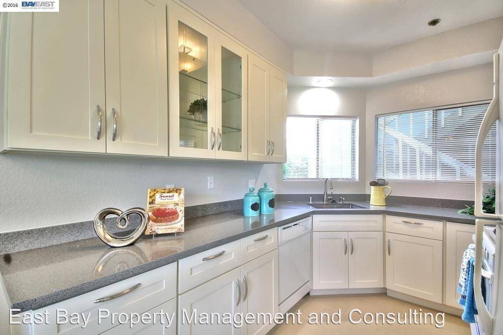 Primary Photo - 2 br, 1 bath House - 37014 Dutra Way