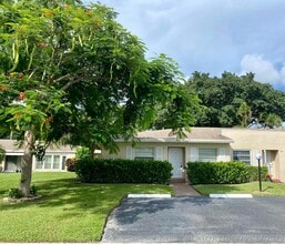 Building Photo - 8665 Chevy Chase Dr