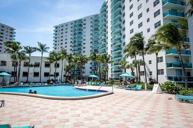 Foto del edificio - 3801 S Ocean Dr