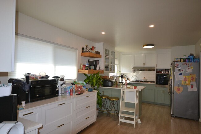 Foto del edificio - Hayward 3Bed/2Ba Bright & Modern Home with...