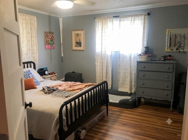 Foto del edificio - 7212 Meador Ave