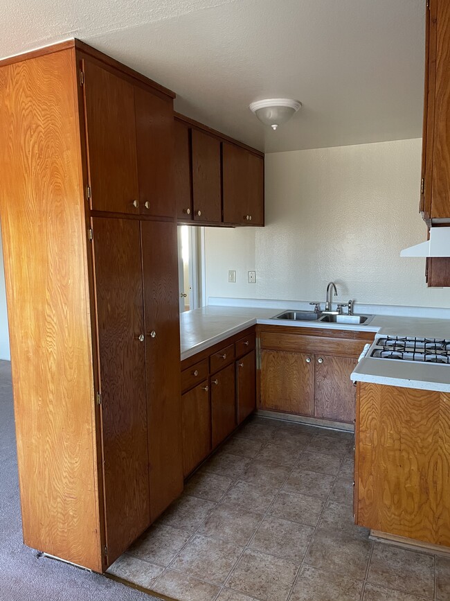 U Shaped Kitchen - 4704 Del Amo Blvd