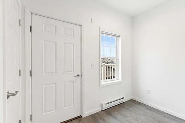Building Photo - 50R Maplewood Ave