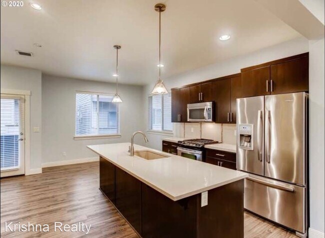 Building Photo - 4 br, 2.5 bath House - 14285 SW Burlwood St