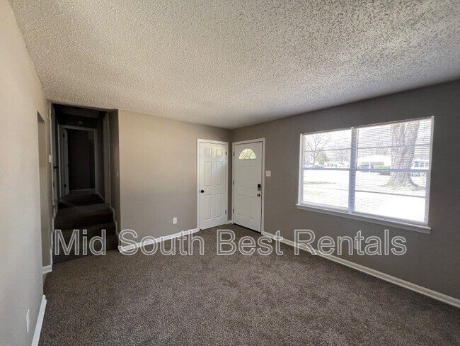 Building Photo - 479 Lillian Dr