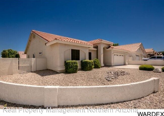 Foto del edificio - 4 br, 2 bath House - 2610 Golf Dr.